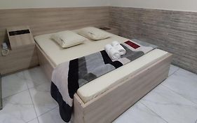 Hotel Caliente